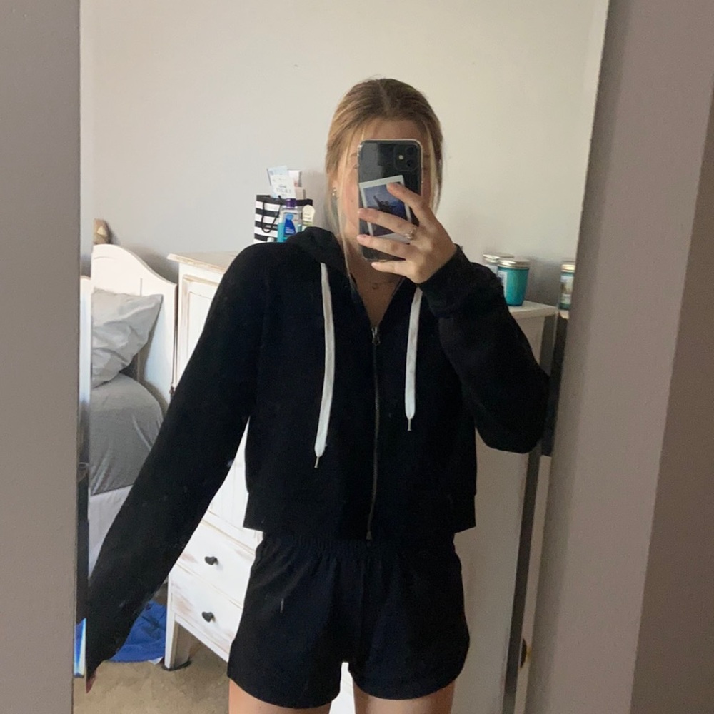 Cropped Black Zip-up Hoodie! Like new